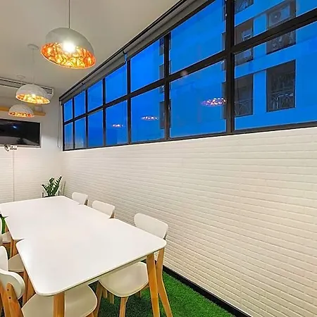 Siam Subway Hostel And Cafe