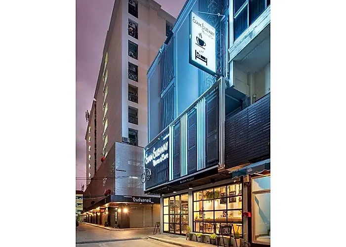 Siam Subway And Cafe Hotel 3*