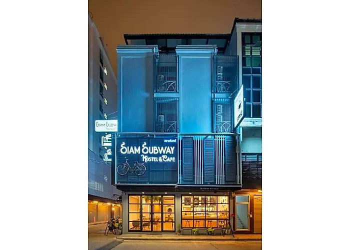 Siam Subway And Cafe Hotel 3*
