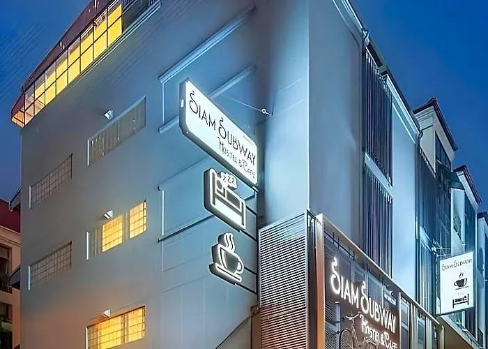 Siam Subway And Cafe Hotel 3*